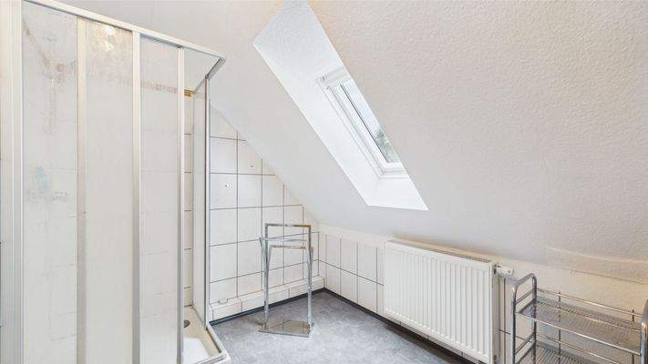Badezimmer DG-Wohnung
