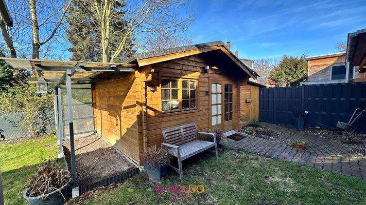 Großes Holzgartenhaus