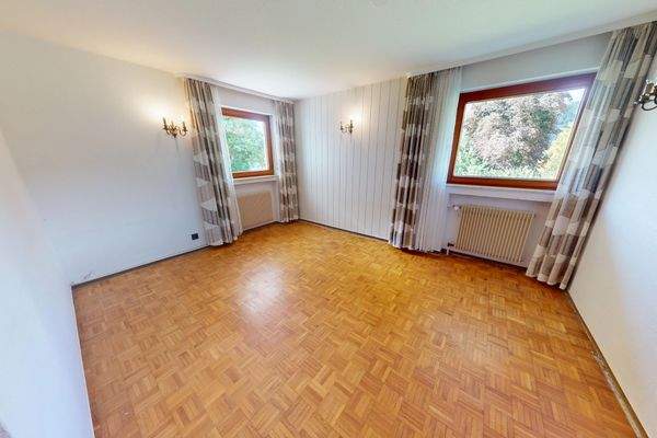 Weiteres Beispiel eines Schlafzimmers im UG