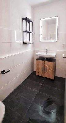 2 Das Badezimmer (1).jpg