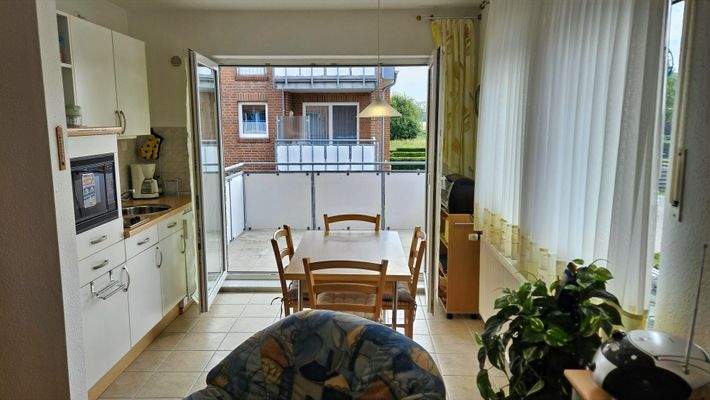 vom Wohnzimmer zum Süd-Balkon