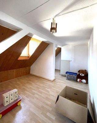 Ausgebautes DG mit eigener Küche 