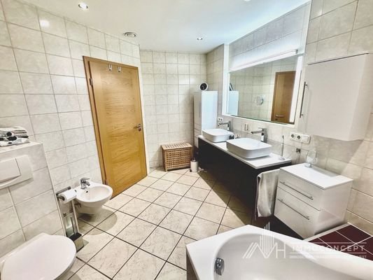 Badezimmer EG 2