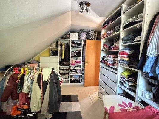 Ankleidezimmer/ Büro