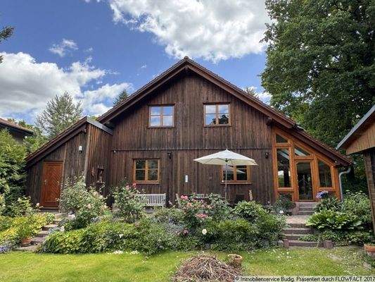 Terrasse 1 und Rückansicht