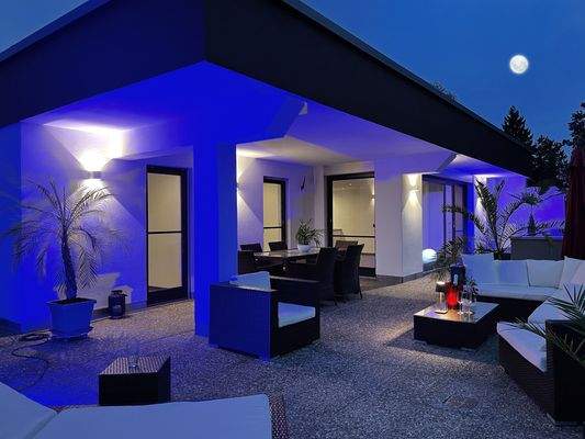 Dachterrasse bei Nacht