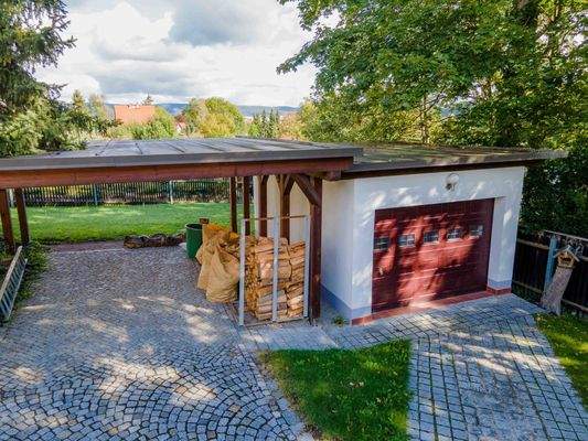 Carport und Garage1