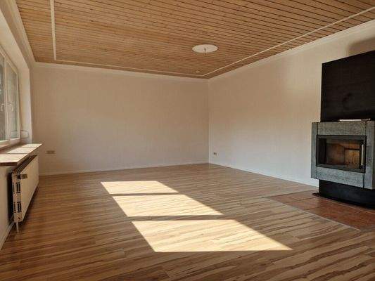 Das Wohnzimmer mit eleganter Ofentechnik