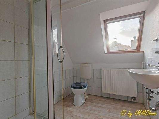 Duschbad im Dachgeschoss