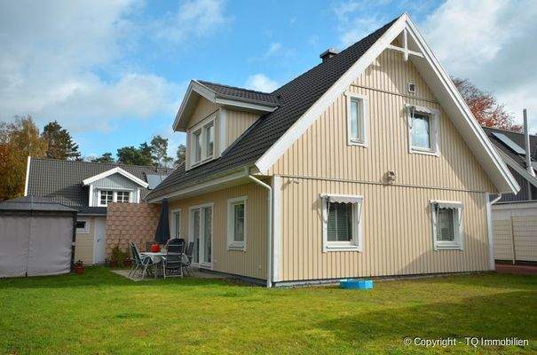 Terrasse und Rückansicht