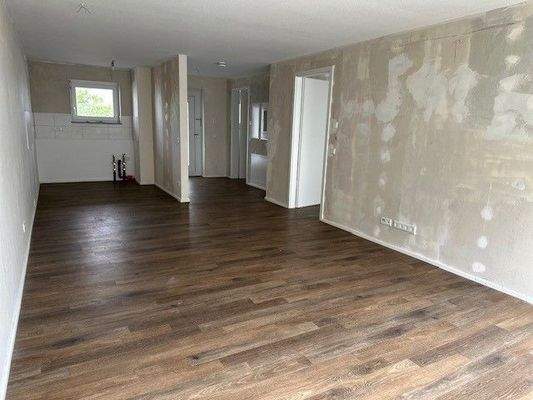 Flur,Wohn und Esszimmer sowie Küchennische