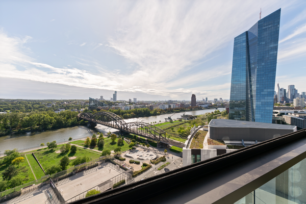 ... mit Zugang zur Loggia