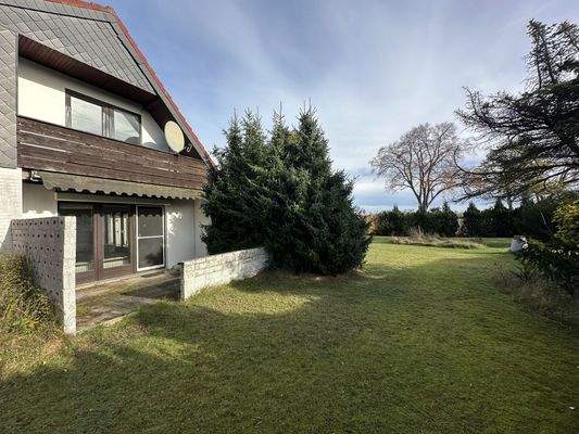 Terrasse EG seitlich