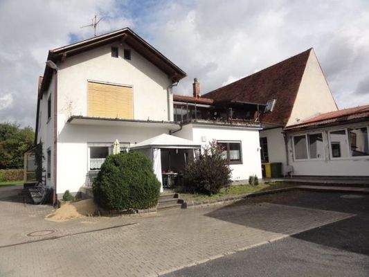 Geb.1 Außenansicht3.JPG