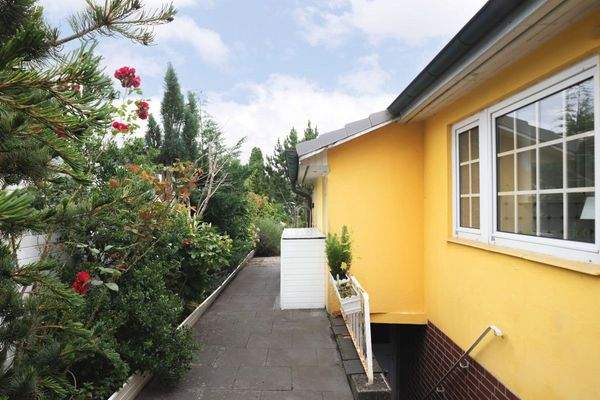 Durchgang Vordergarten