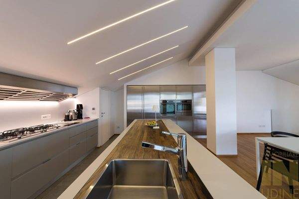 Luxuswohnung in Udine über 2 Etagen mit Panoramablick