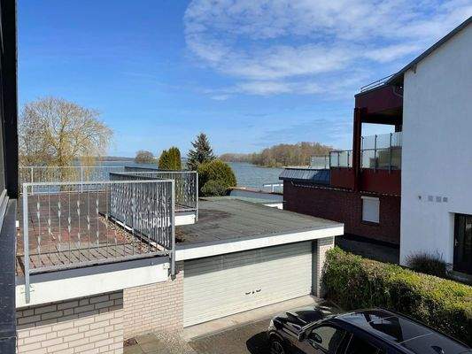 Blick aus dem OG Richtung See