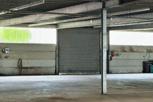 Elektrisches Rolltor