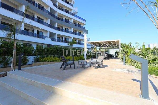 Apartment in a Complex with a Pool in Antalya Altıntaş