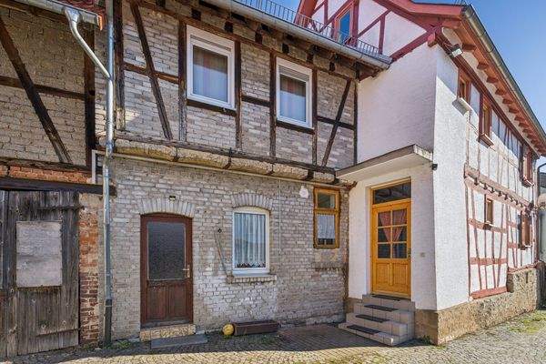 2x Zugang ins Wohnhaus 