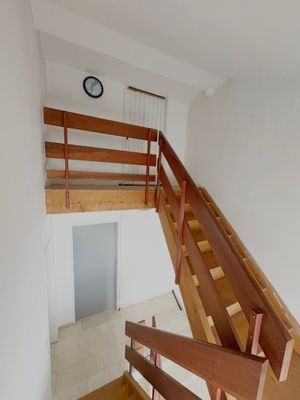 Treppenhaus OG.JPG