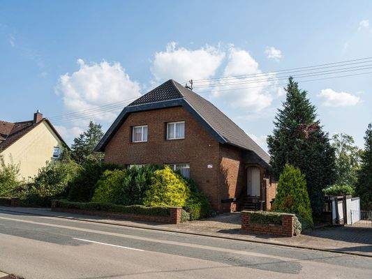 DS052815_Haus Vorderansicht September..jpg