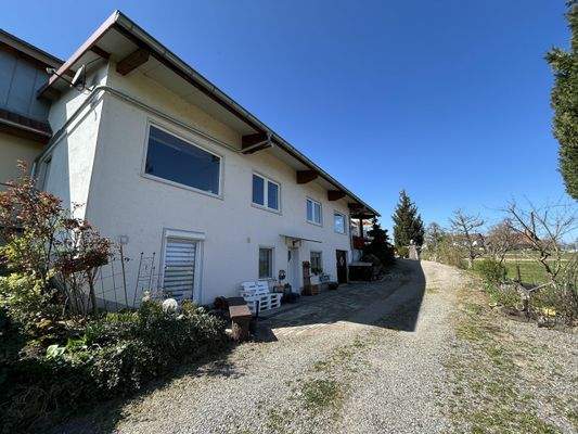 Ansicht Gewerbehalle mit ELW