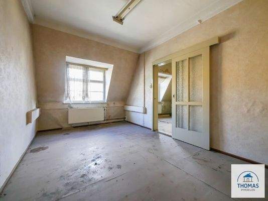 2.OG Zimmer 3 rechte Seite