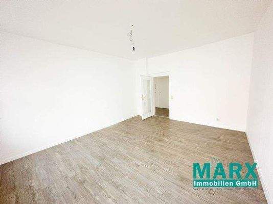 Wohnzimmer mit Blick zum Flur