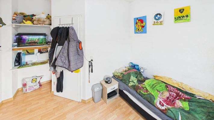 CAM03143G0-PR0190-STILL012