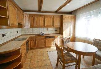 Große Wohnküche mit Frühstücksplatz