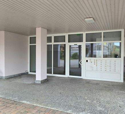 Haupteingang Wohnkomplex 