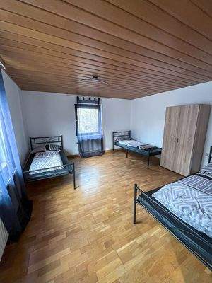 Schlafzimmer 1 - EG.jpg