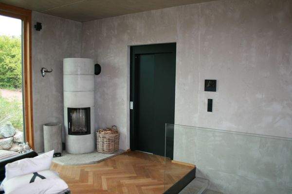 Detailbild Kaminofen und Aufzug