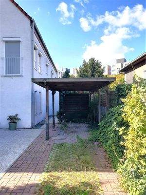 Carport mit Stellplatz