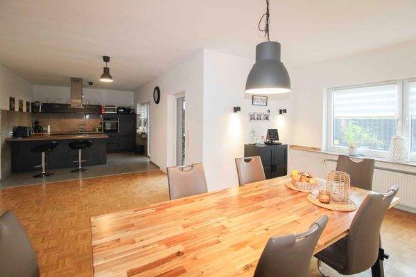 Küche inkl. Esszimmer