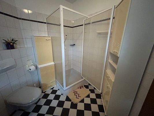 Dusche im Kind / Büro / Gäste