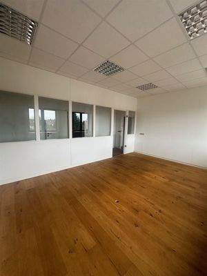 OG: Büro/Besprechung