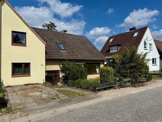 Hausansicht vorne (links)