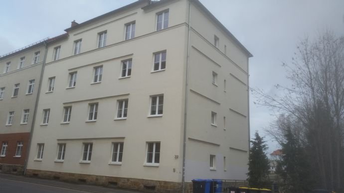 Helle freundliche 3 - Raum - Wohnung mit Balkon