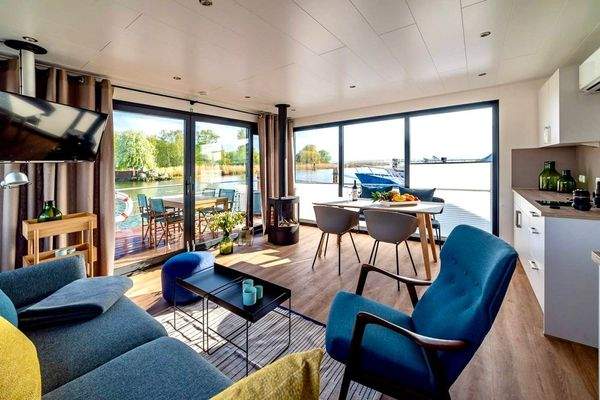 und Panoramafenstern 