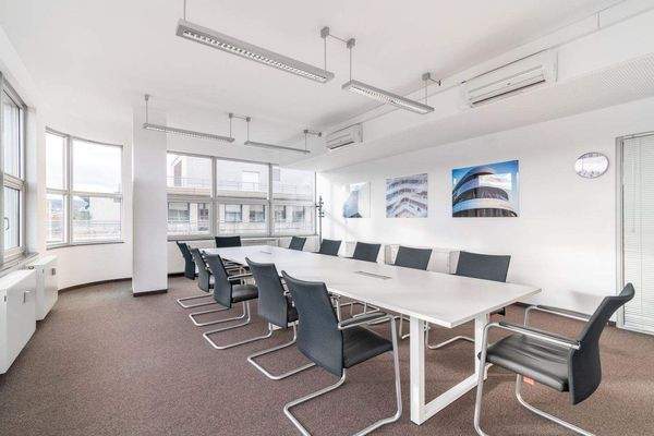 Regus Konigstrasse 10c 523 Stuttgart, Germany Larg