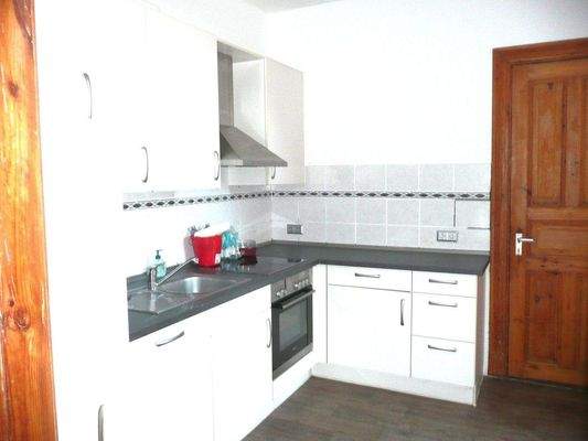 gepflegte  Einbauküche EG