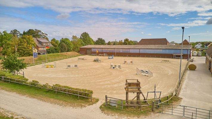 02 Springplatz & Halle.jpg