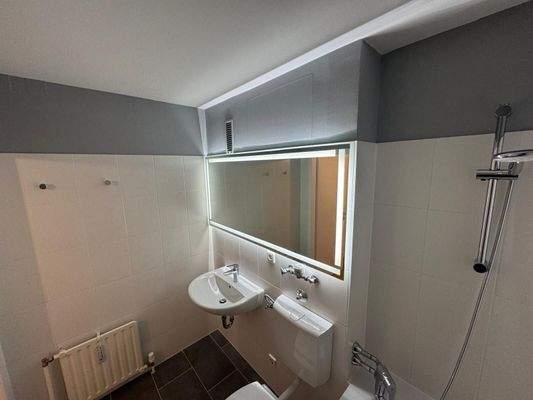 Renoviertes Wannenbad