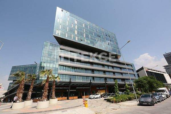 Commercial Properties with Corporate Tenants in İzmir