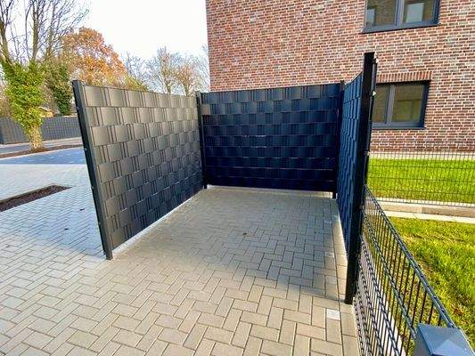 Abstellplatz Mülltonnen