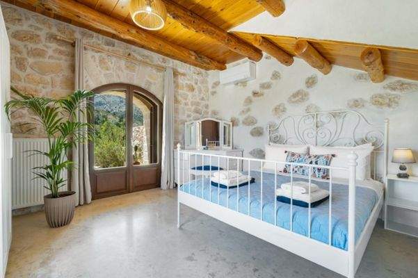 Kreta, Melidoni: Charmante möblierte Villa mit atemberaubender Aussicht zu verkaufen