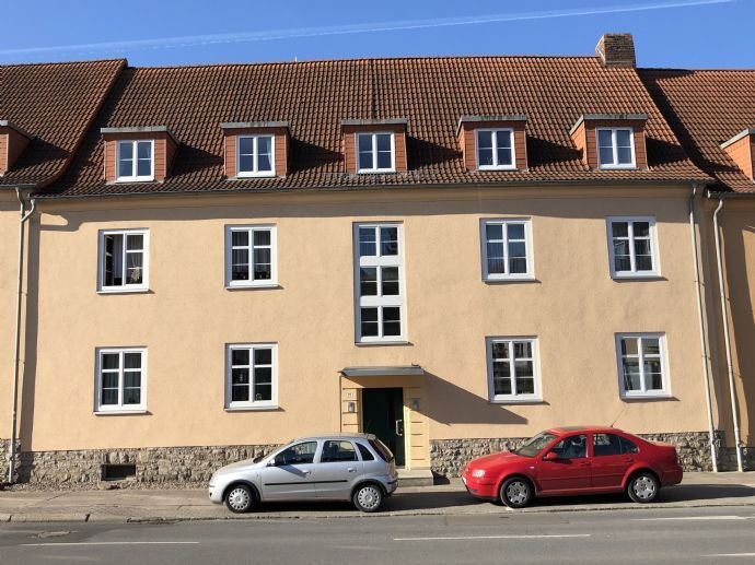 ERSTBEZUG NACH RENOVIERUNG! DG-MAISONETTE IM ERFURTER SÜDEN SUCHT NEUE - junge - MIETER !!!