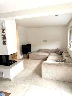 Wohnzimmer mit Kamin